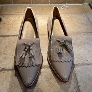 Stuart Weitzam beige shoes